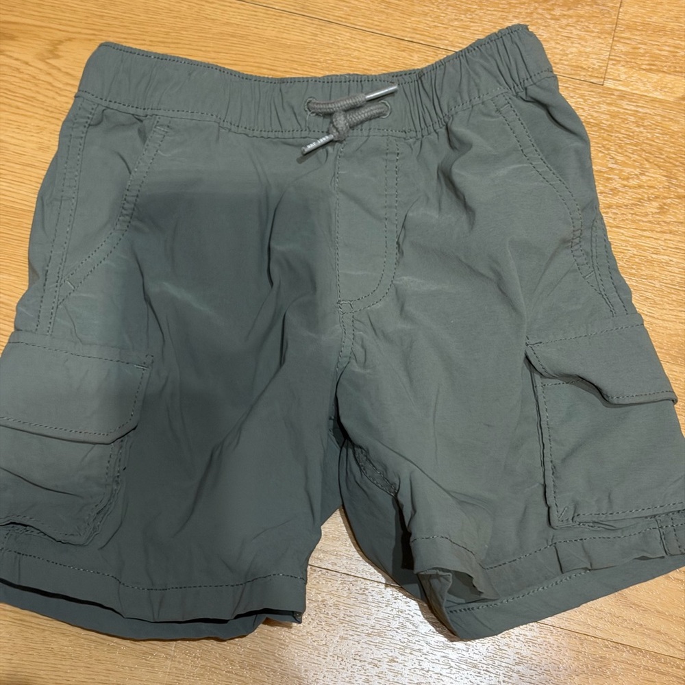 GAP Olive Cargo Shorts with Drawstring hybrid size small kids 6/7